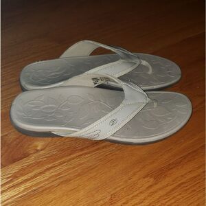 Dr Scholls Tan thong flip flops Womans Size 10